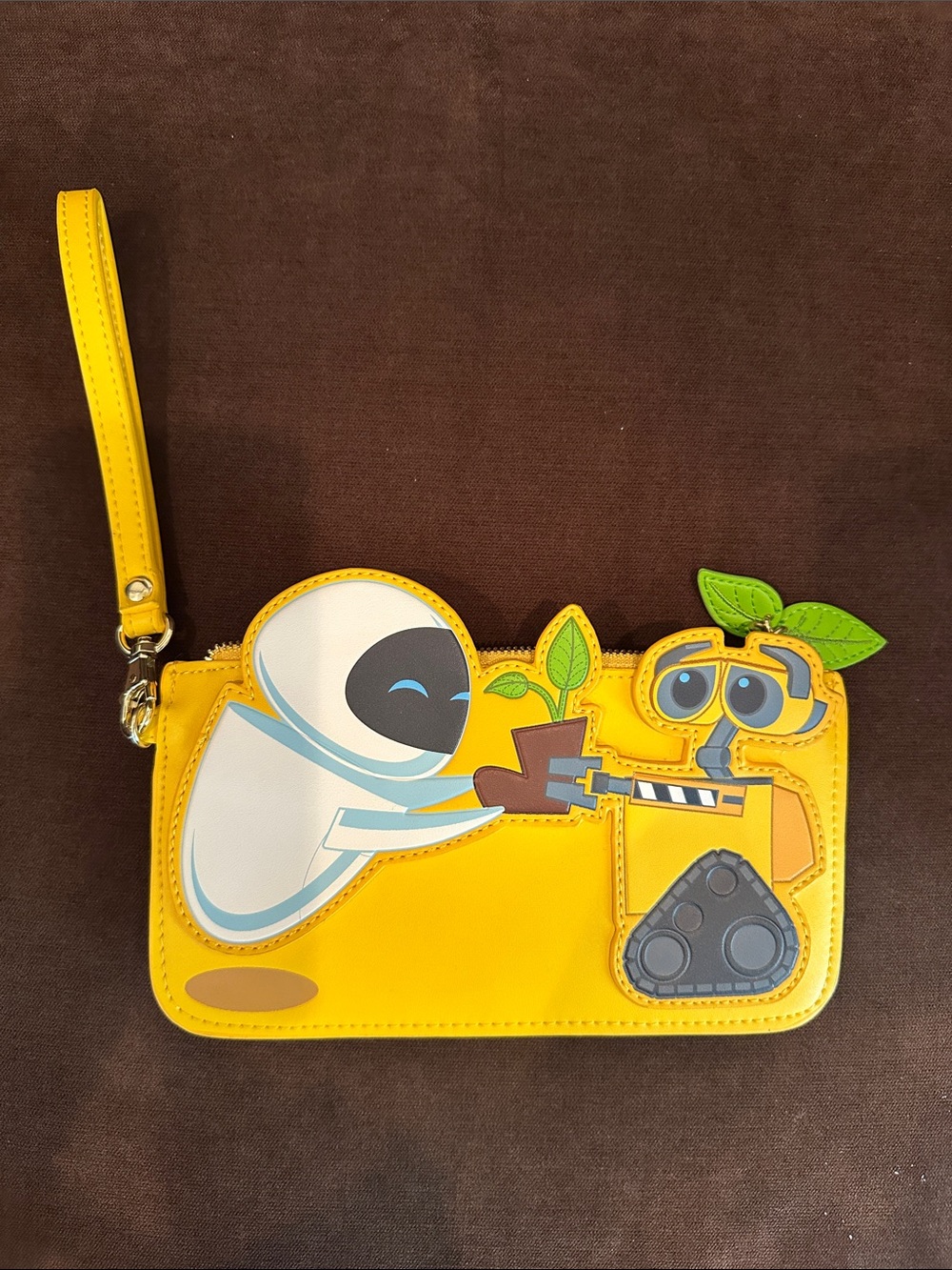 Disney Loungefly Yellow WALL·E & EVE Wristlet Clutch. NWOT